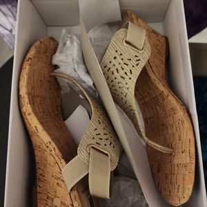 Women's White Mountain Gold Thong Sandals